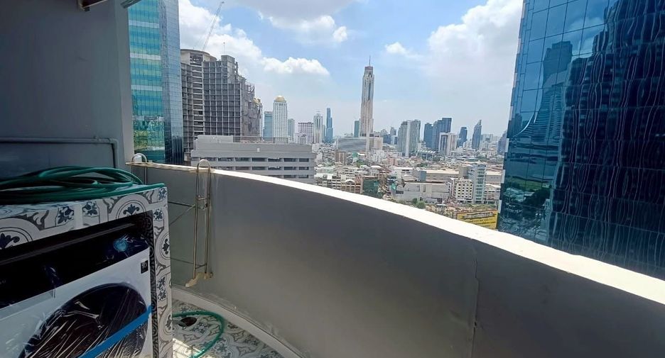 For rent 2 bedrooms condo in Watthana, Bangkok