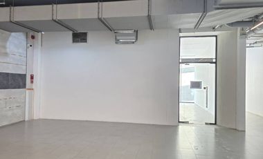 For rent retail Space in Watthana, Bangkok