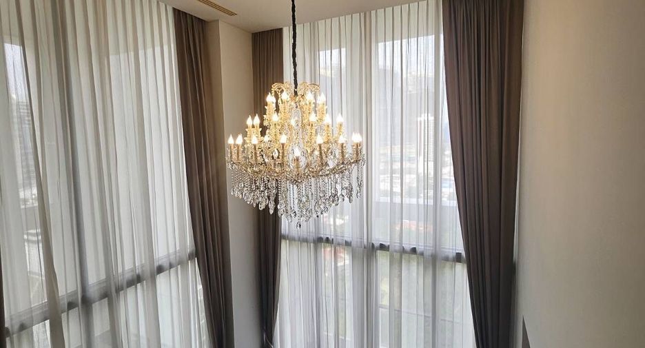 For rent 3 bedrooms condo in Sathon, Bangkok