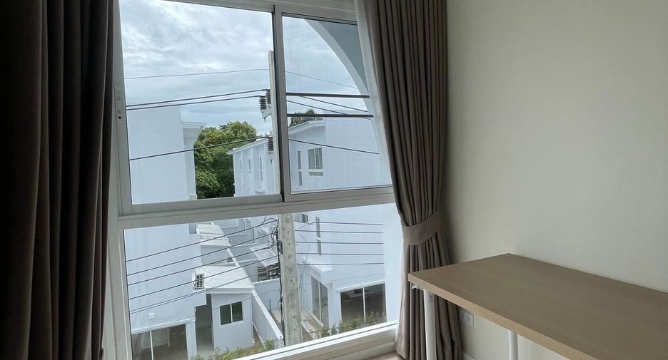 For rent 3 bedrooms townhouse in Mueang Chiang Mai, Chiang Mai