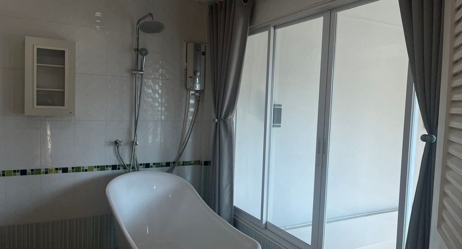 Reihenhaus zur Miete mit 3 Zimmer in Mueang Chiang Mai, Chiang Mai