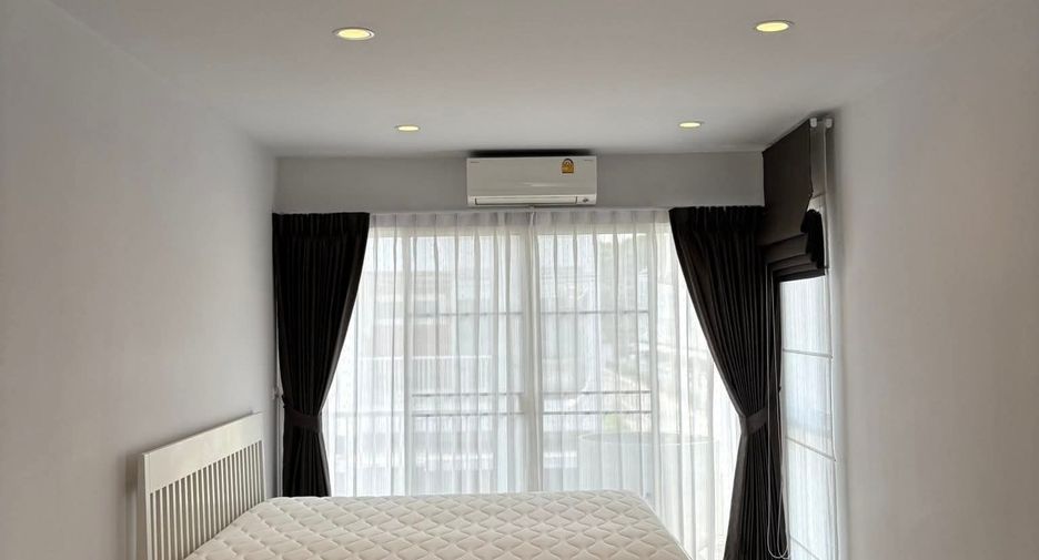 For rent 3 bedrooms townhouse in Mueang Chiang Mai, Chiang Mai