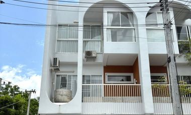 For rent 3 bedrooms townhouse in Mueang Chiang Mai, Chiang Mai