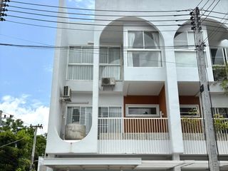 For Rent 3 Bedroom Townhouse In Mueang Chiang Mai