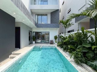 À vendre 6 chambres villa à Na Jomtien, Pattaya