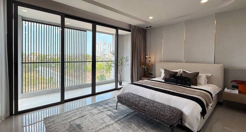 À vendre 6 chambres villa à Sattahip, Chonburi