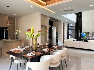 À vendre 6 chambres villa à Na Jomtien, Pattaya