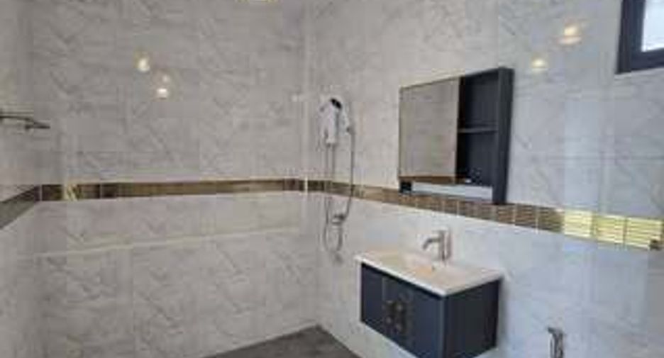 For sale 4 bedrooms house in San Sai, Chiang Mai