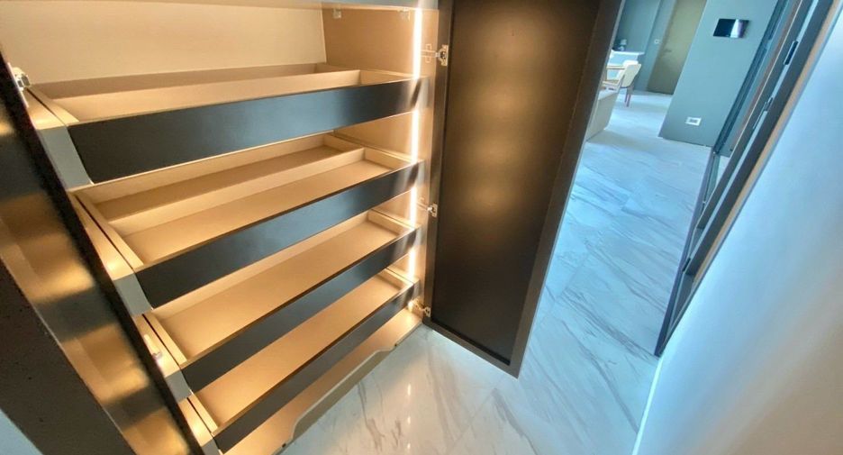 For sale 2 bedrooms condo in Watthana, Bangkok