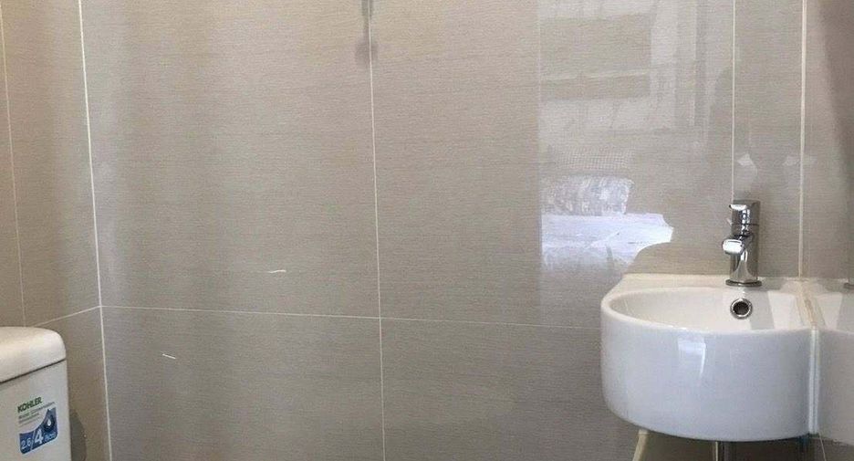 For rent studio condo in Khlong Toei, Bangkok