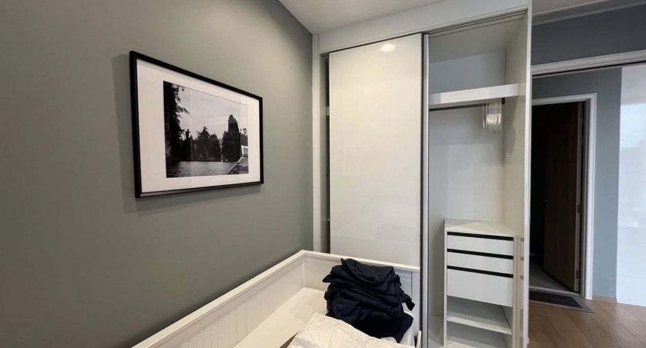 For rent 2 bedrooms condo in Sathon, Bangkok