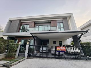 Casa en venta y en alquiler de 4 habitaciones en Prawet, Bangkok