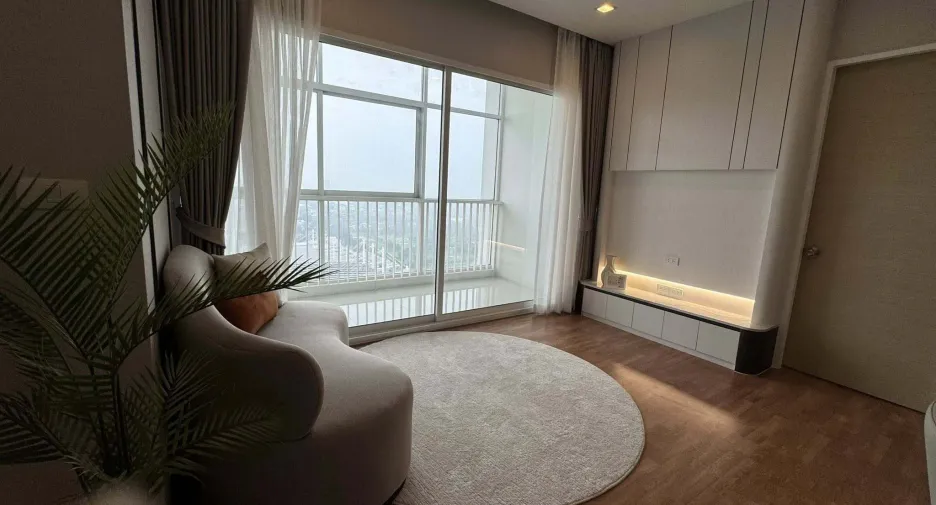 Condo en alquiler de 3 habitaciones en Bang Na, Bangkok