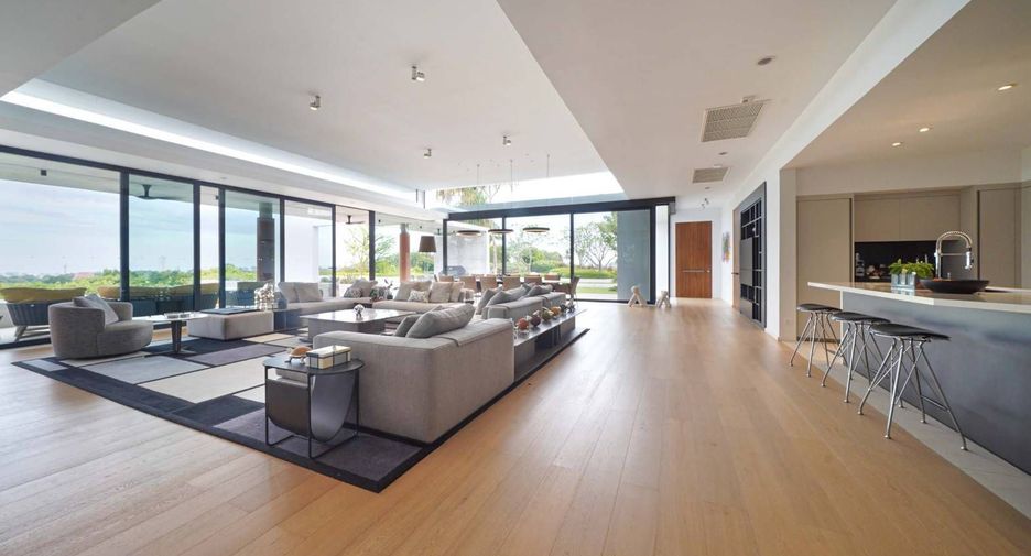 Villa en venta de 5 habitaciones en Sattahip, Chonburi
