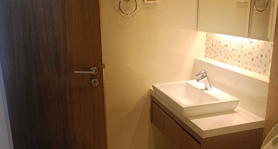 Wohnung zur Miete mit 2 Zimmer in Khlong Toei, Bangkok