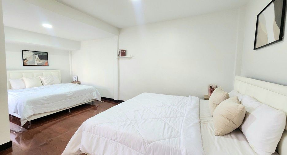 Haus zur Miete mit 6 Zimmer in Huai Khwang, Bangkok