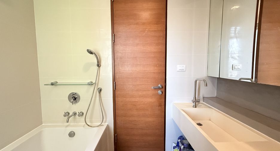 Wohnung zur Miete mit 2 Zimmer in Khlong Toei, Bangkok