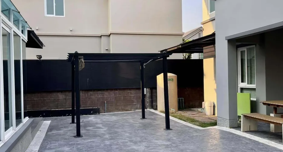 Haus zum Kauf mit 7 Zimmer in Mueang Chiang Mai, Chiang Mai