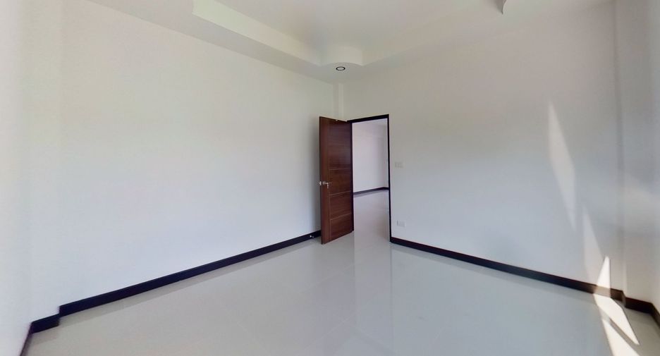Casa en venta de 4 habitaciones en San Pa Tong, Chiang Mai