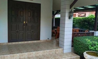 For sale 3 bedrooms house in San Kamphaeng, Chiang Mai