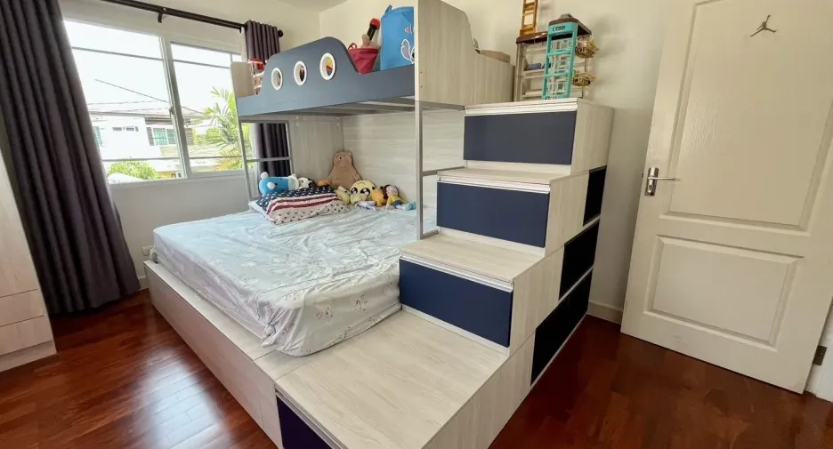Casa en venta de 4 habitaciones en San Kamphaeng, Chiang Mai