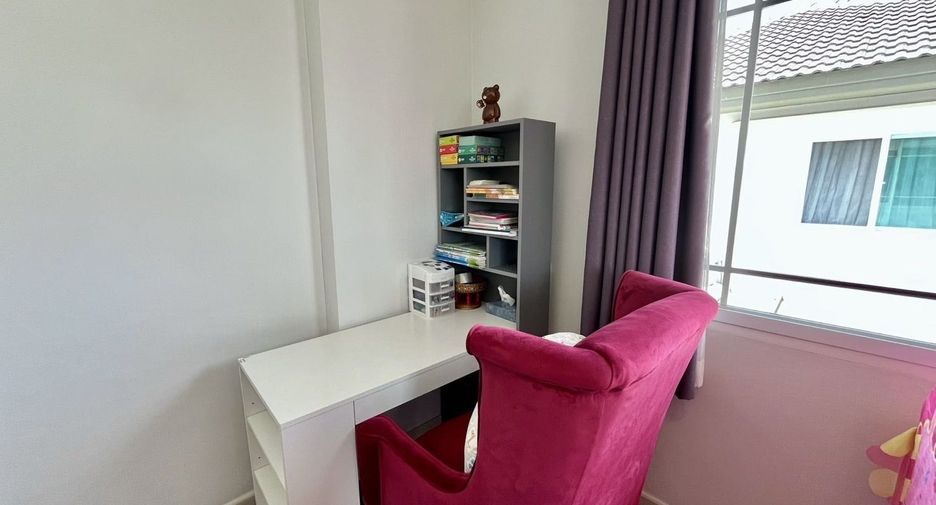 Casa en venta de 4 habitaciones en San Kamphaeng, Chiang Mai