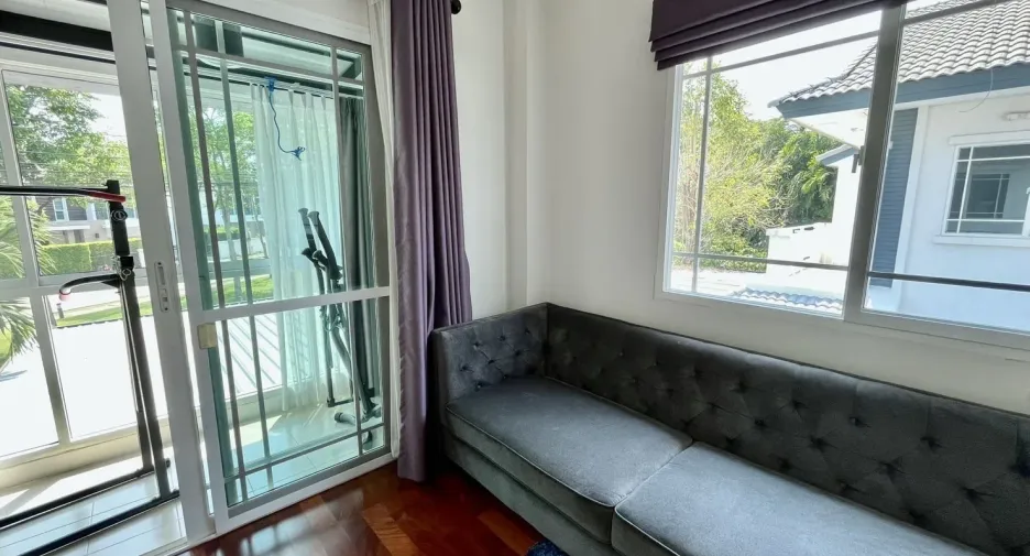 Casa en venta de 4 habitaciones en San Kamphaeng, Chiang Mai