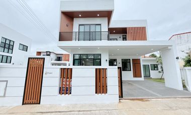 À vendre et à louer 4 chambres maison à Mueang Chiang Mai, Chiang Mai
