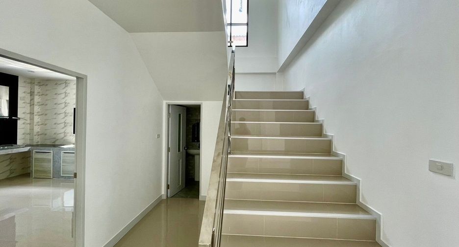 Haus zum Kauf mit 4 Zimmer in San Sai, Chiang Mai