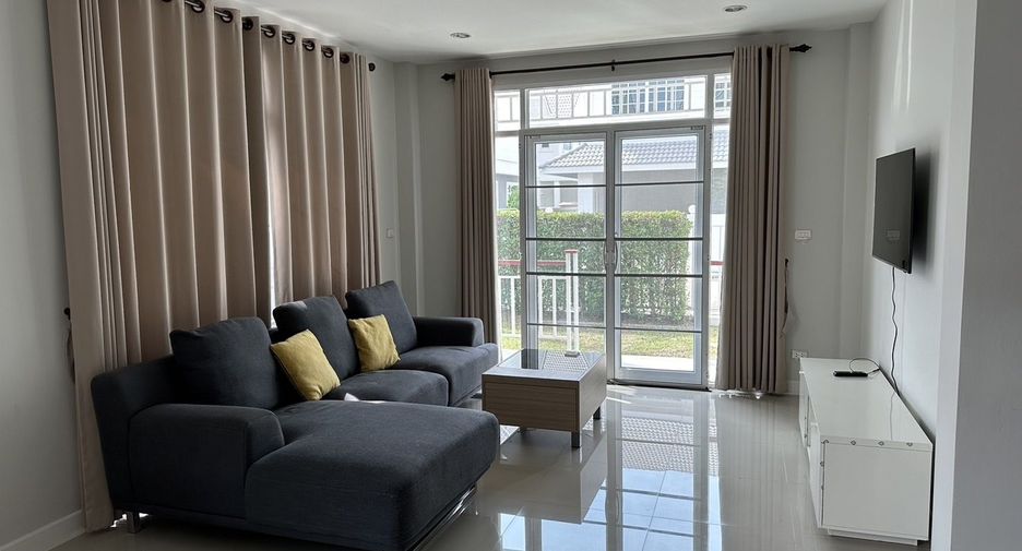 For rent 3 bedrooms house in San Kamphaeng, Chiang Mai