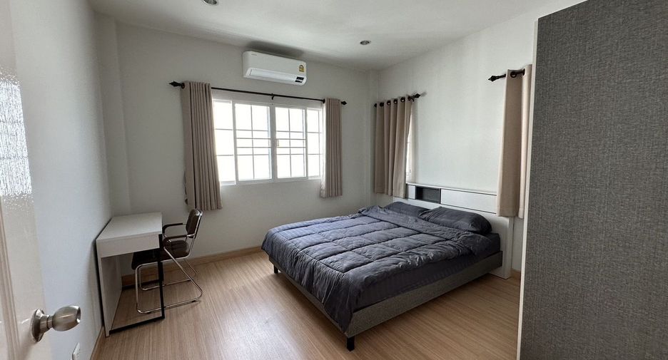 For rent 3 bedrooms house in San Kamphaeng, Chiang Mai
