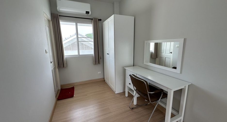 For rent 3 bedrooms house in San Kamphaeng, Chiang Mai