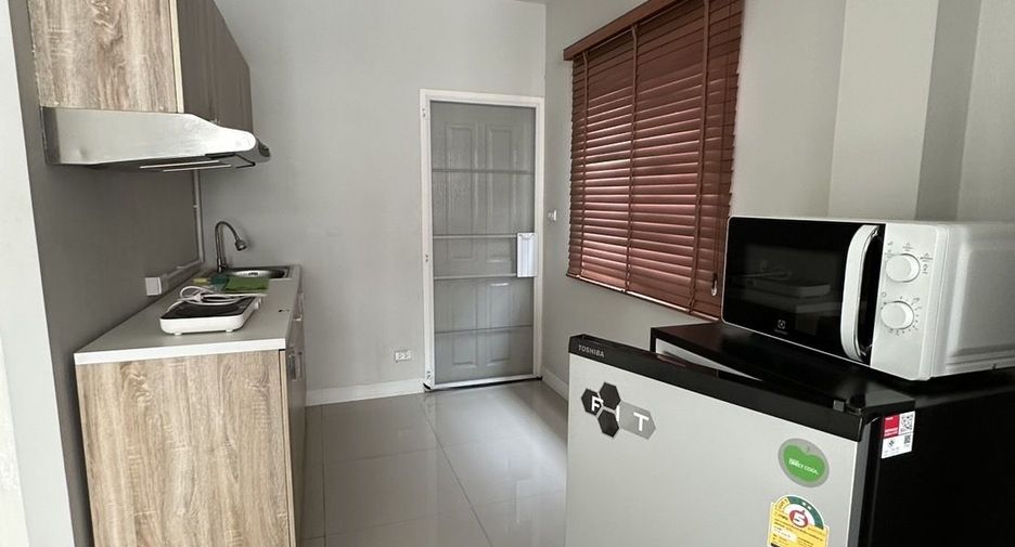 For rent 3 bedrooms house in San Kamphaeng, Chiang Mai