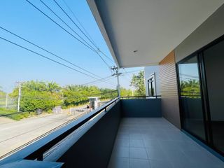For sale 6 bedrooms townhouse in Hang Dong, Chiang Mai