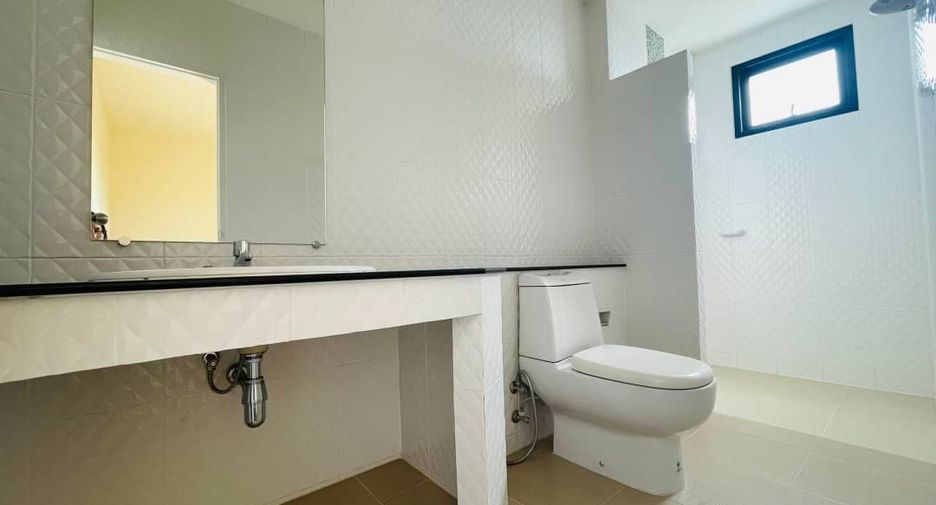 For sale 6 bedrooms townhouse in Hang Dong, Chiang Mai
