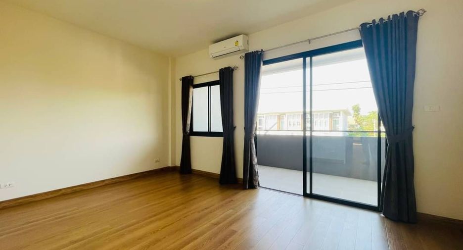 For sale 6 bedrooms townhouse in Hang Dong, Chiang Mai