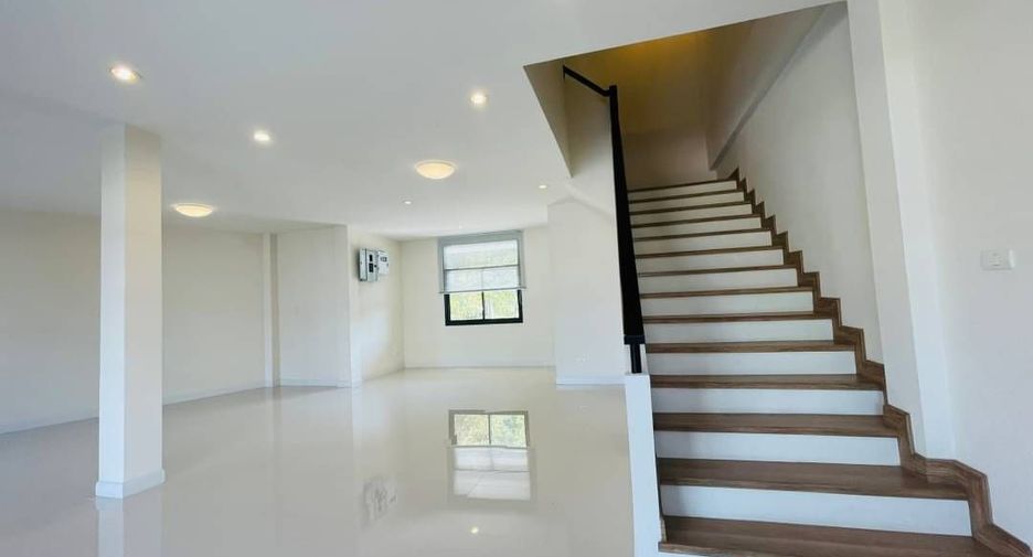 For sale 6 bedrooms townhouse in Hang Dong, Chiang Mai