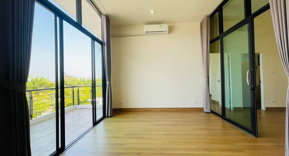 For sale 6 bedrooms townhouse in Hang Dong, Chiang Mai