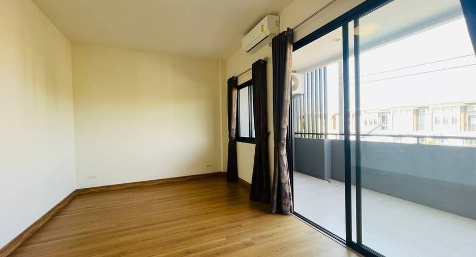 For sale 6 bedrooms townhouse in Hang Dong, Chiang Mai