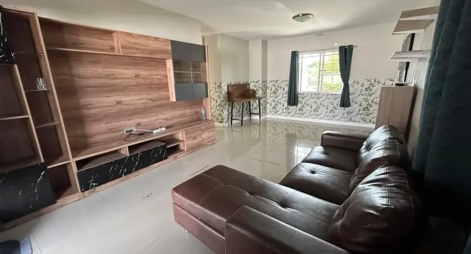 Haus zum Kauf und zur Miete mit 3 Zimmer in San Kamphaeng, Chiang Mai