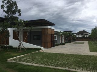 For sale 4 bedrooms villa in Saraphi, Chiang Mai