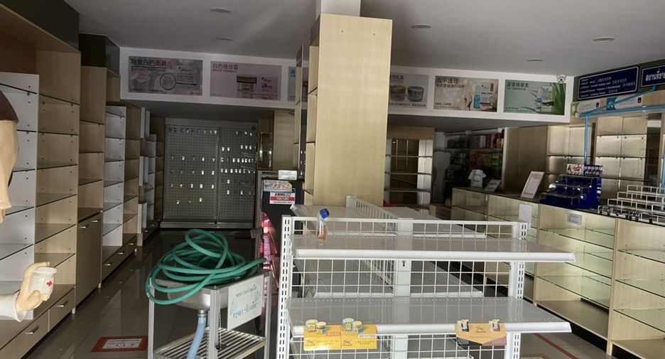 For sale retail Space in Mueang Chiang Mai, Chiang Mai