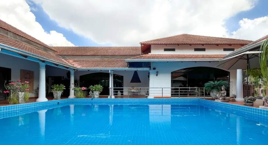 For sale 6 bedrooms house in Bang Lamung, Chonburi