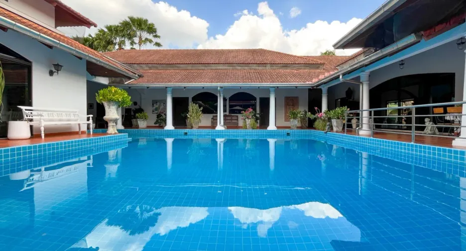 For sale 6 bedrooms house in Bang Lamung, Chonburi