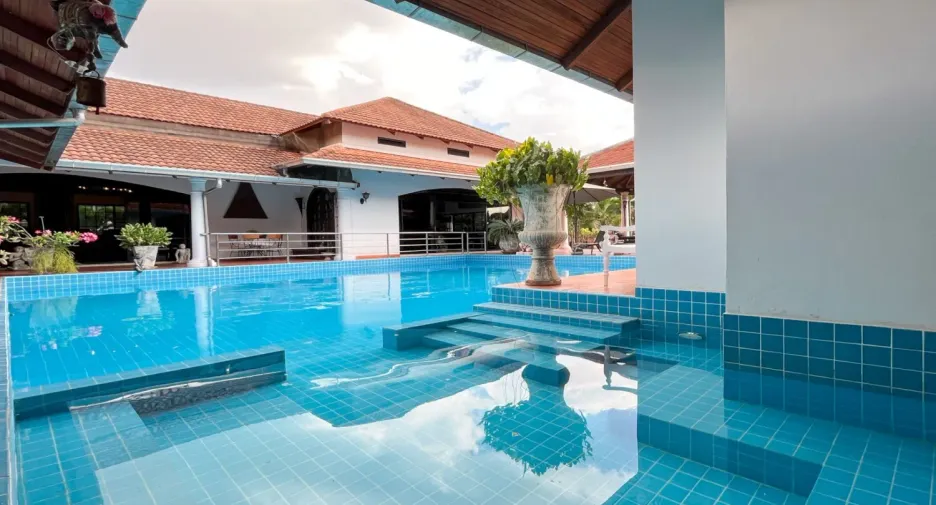 For sale 6 bedrooms house in Bang Lamung, Chonburi