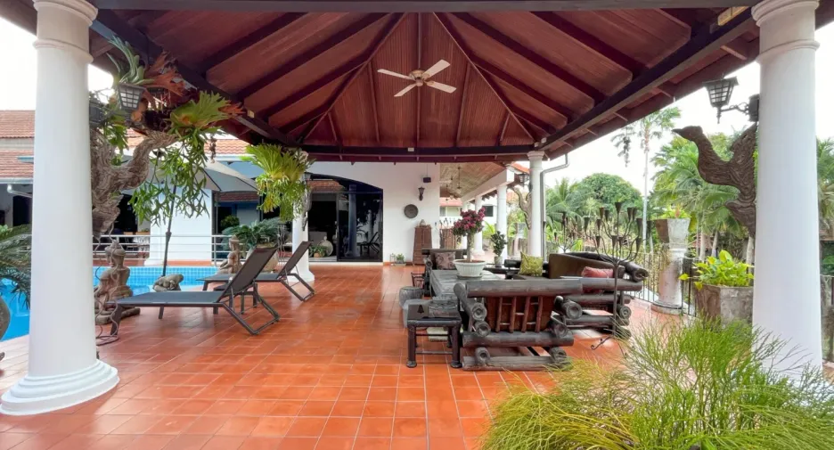 For sale 6 bedrooms house in Bang Lamung, Chonburi
