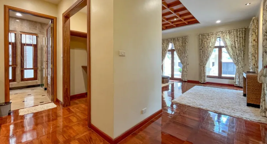 出售 5 卧室 独立屋 在 Sattahip, Chon Buri