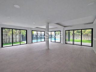 À vendre et à louer 5 chambres maison à Bang Lamung, Chonburi