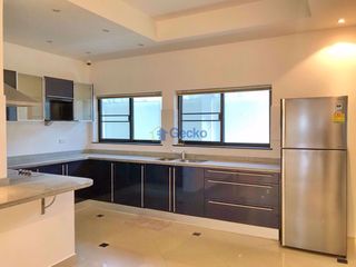 For rent and for sale 3 bedrooms house in Bang Lamung, Chonburi