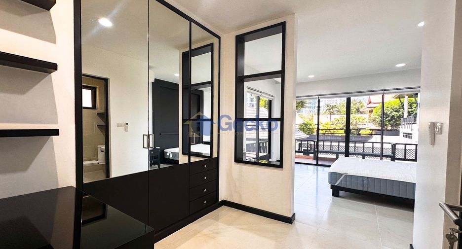 For rent and for sale 4 bedrooms house in Bang Lamung, Chonburi